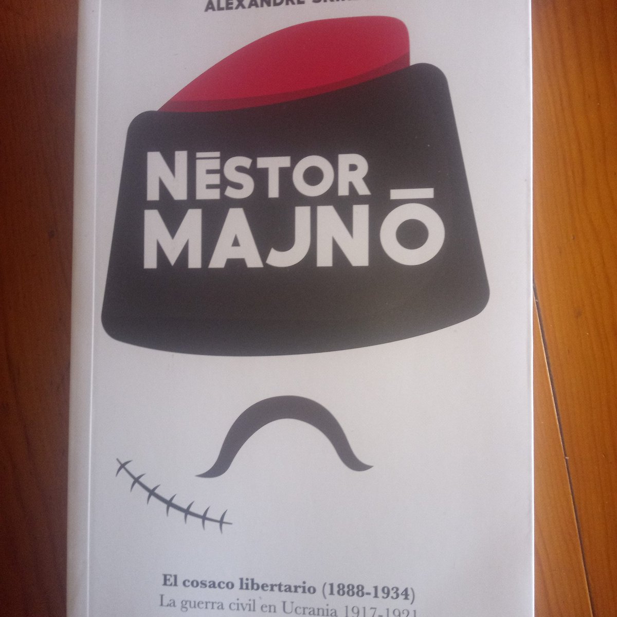 La Tormenta acaba de publicar una muy cuidada traducción del que entiendo que es el mejor ensayo sobre Majnó y la revolución majnovista. Hablo del libro, muy recomendable, de Alexandre Skirda.
