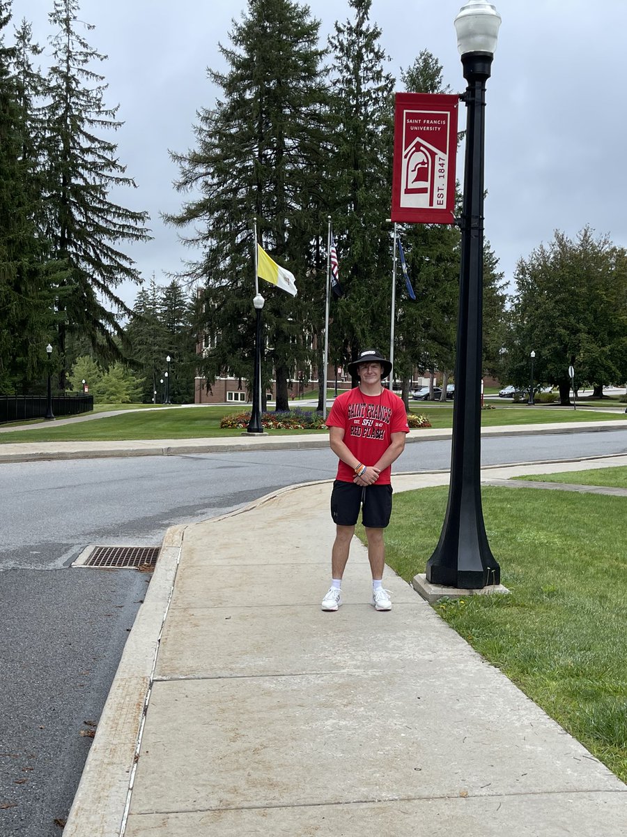 BradLeeJonesJr1's tweet image. So thankful to be back at St. Francis for my First Official Visit! Had a amazing time with the team and made great friends #goredflash 
@RedFlashXCTF 
@PVSDsports 
@panther_track