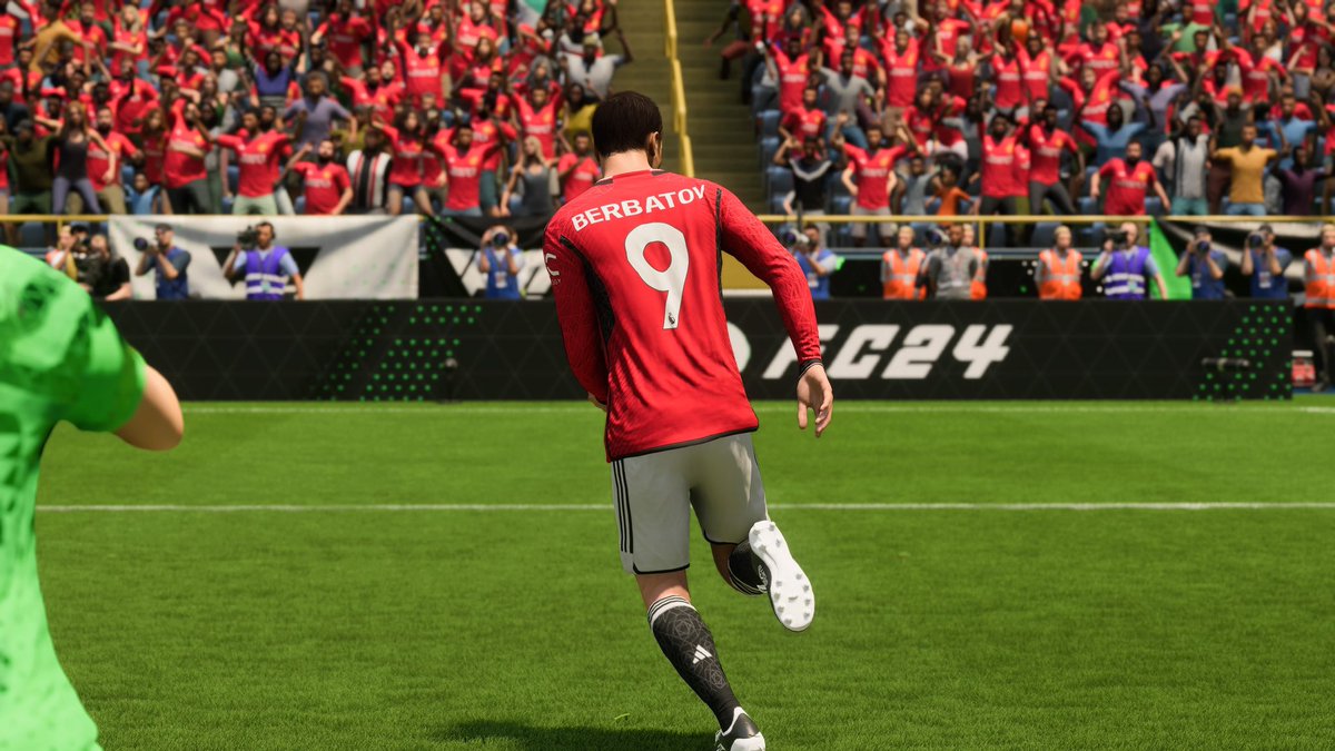 Divide_HD's tweet image. Things you love to see in #EAFC24 😍#berbatov