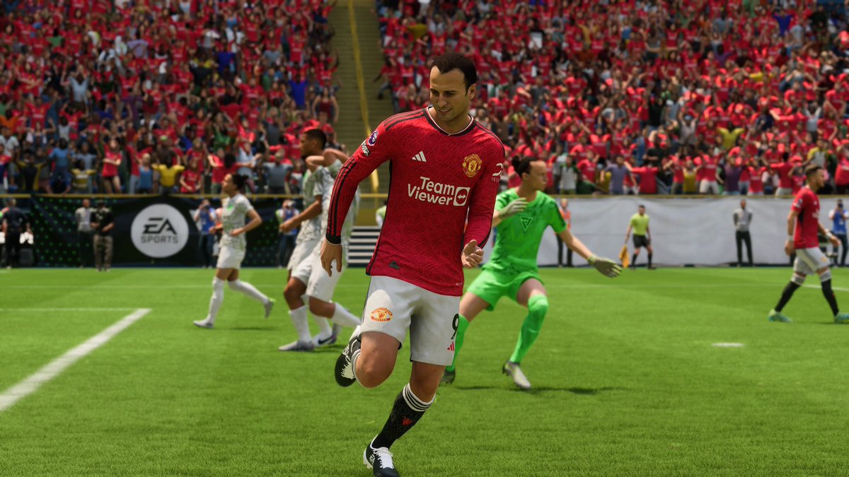 Divide_HD's tweet image. Things you love to see in #EAFC24 😍#berbatov