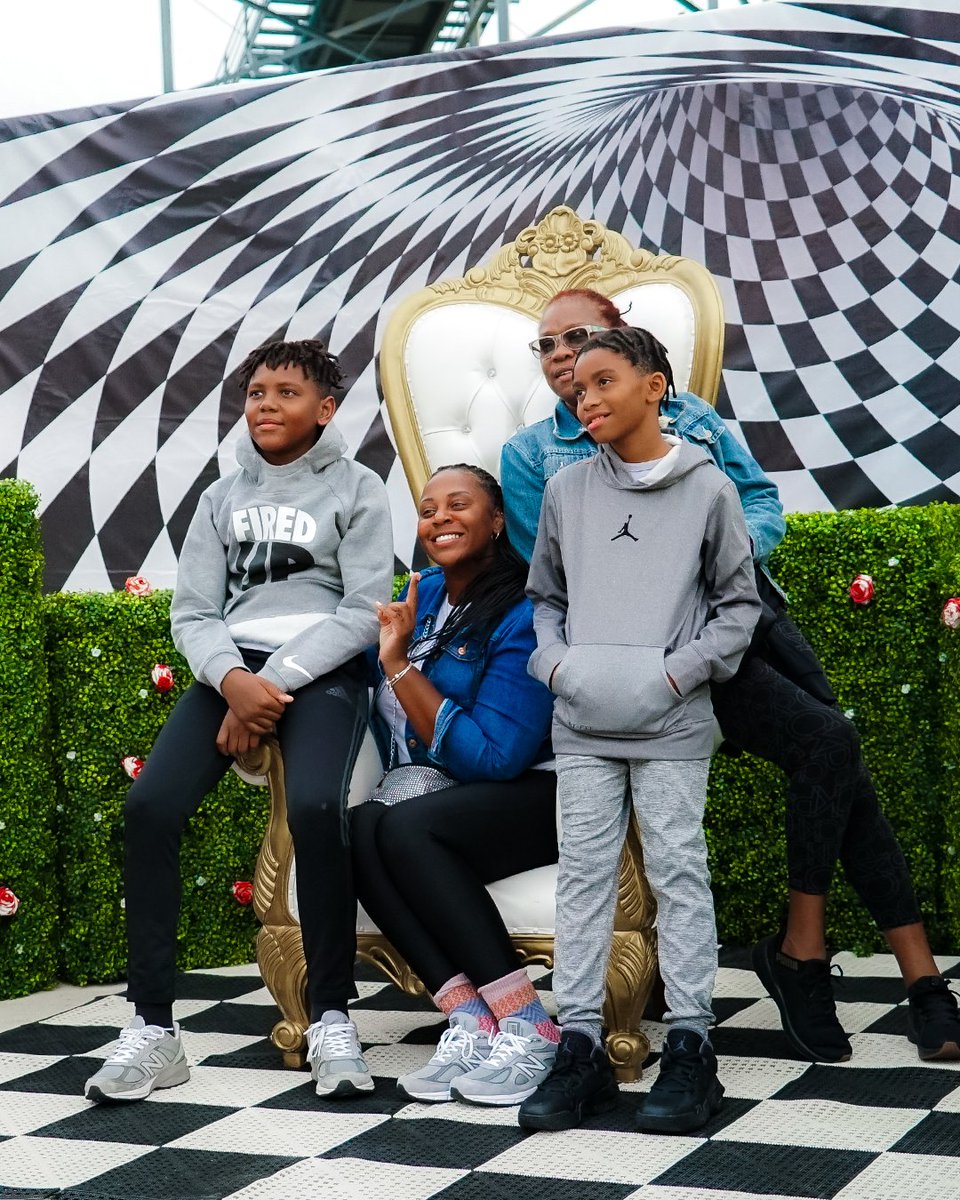 DorneyParkPR's tweet image. 🍂 Join us as we bid farewell to summer and welcome the cozy vibes of fall! 
🎉 Thank you to all our amazing community partners for their support. 
🎃 Let&apos;s make October a month to remember together! #OctoberFun #CommunityLove