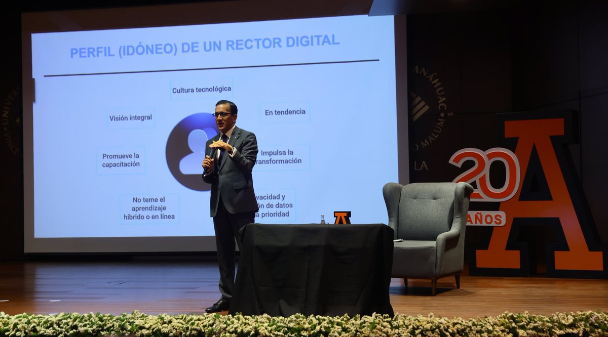 CTIFIMPES's tweet photo. En el #CTIFIMPES, el @RecAnahuacPue José Mata, nos habla sobre mindset digital y los retos que conlleva para las Instituciones de Educación Superior.
@fimpes https://t.co/pzgtQIfTQa