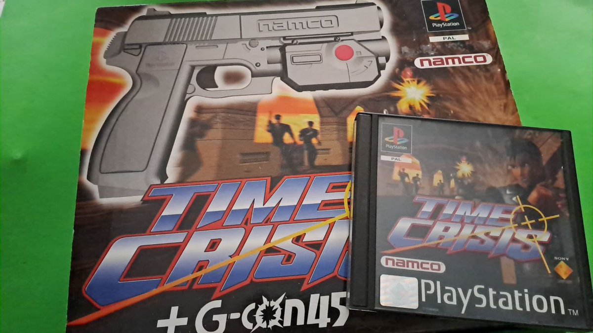 Mañana a las 20:00 en <a href="/ondaaragonesa/">Onda Aragonesa</a> tendremos en directo el primer programa de #ElNavegantedelRecuerdo con una pequeña tertulia sobre la primera PSX. Nos acompañará <a href="/Cris_Arcades/">Cris@rcades 💎</a> y <a href="/SantiB9/">Santi Bautista</a> . No os perdáis el Twitch del programa, que llevaremos alguna cosica !!