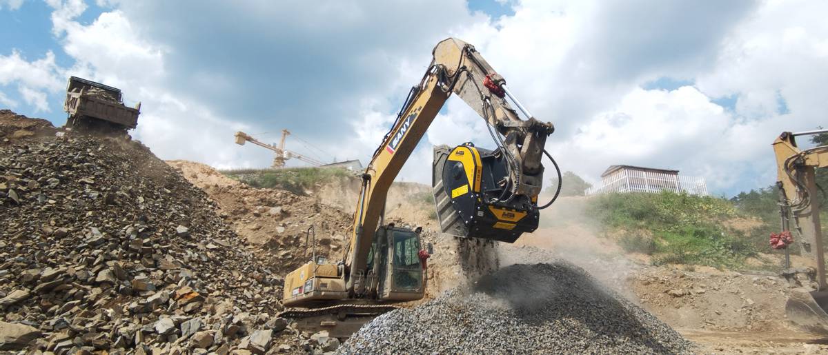 HighwaysToday's tweet image. Improving Remote Construction Jobs with MB Crusher

#Construction #Aggregates #Materials #Crusher #Recycling  
@MBcrusher  
highways.today/2023/09/23/rem…