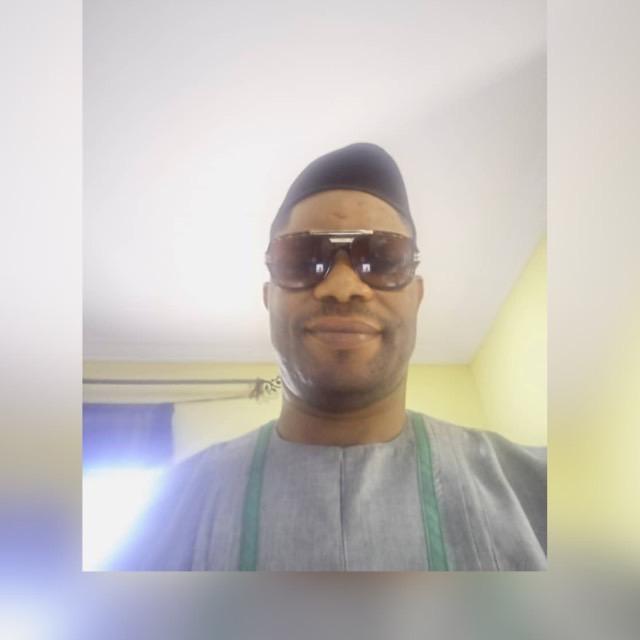Miracledeeds1's tweet photo. Just Me https://t.co/m6qtVznt5c