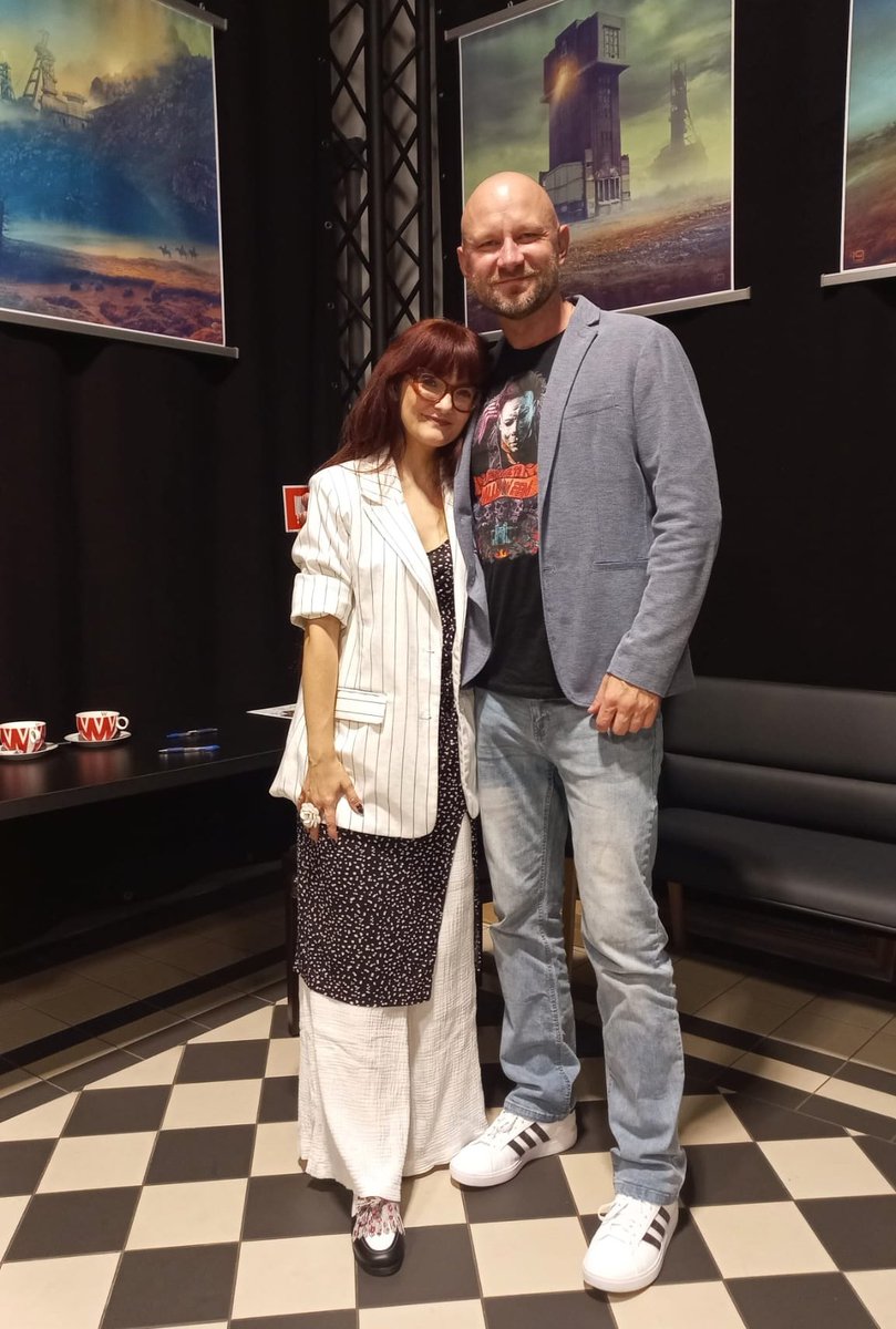 GrzegorzKopiec's tweet image. Cykl wrześniowych spotkań promujących #PLON zakończyłem w #RudaSlaska, w wyjątkowym i bardzo pięknym miejscu, jakim jest #StacjaBiblioteka - jeśli jeszcze tu nie byliście, musicie to nadrobić. Jest… Magicznie!

Do zobaczenia w październiku np. na @grozownia Festival 😊