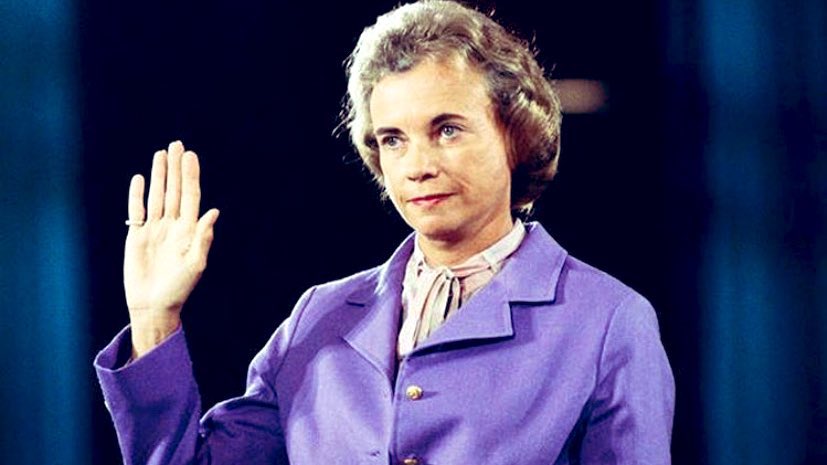 BillieJeanKing's tweet photo. 42 years ago today, Sandra Day O’Connor was sworn in as the first woman justice on #SCOTUS.

She retired in 2006, &amp; received the Presidential Medal of Freedom in 2009.

Thinking of her on this important anniversary. https://t.co/V37LXvrhwo