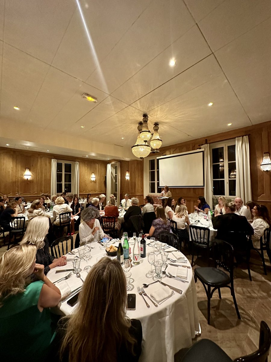 Institut_DFP's tweet photo. L’IDFP a eu l’immense plaisir d’organiser son dîner annuel, qui a fait suite à l’Assemblée Générale, lieu d’échanges conviviaux entre ses membres et les prestigieux invités qui nous ont fait l’honneur de leur présence.

Merci à tous d’être venu si nombreux !

#dînerannuel #idfp https://t.co/ovRTt1dVme