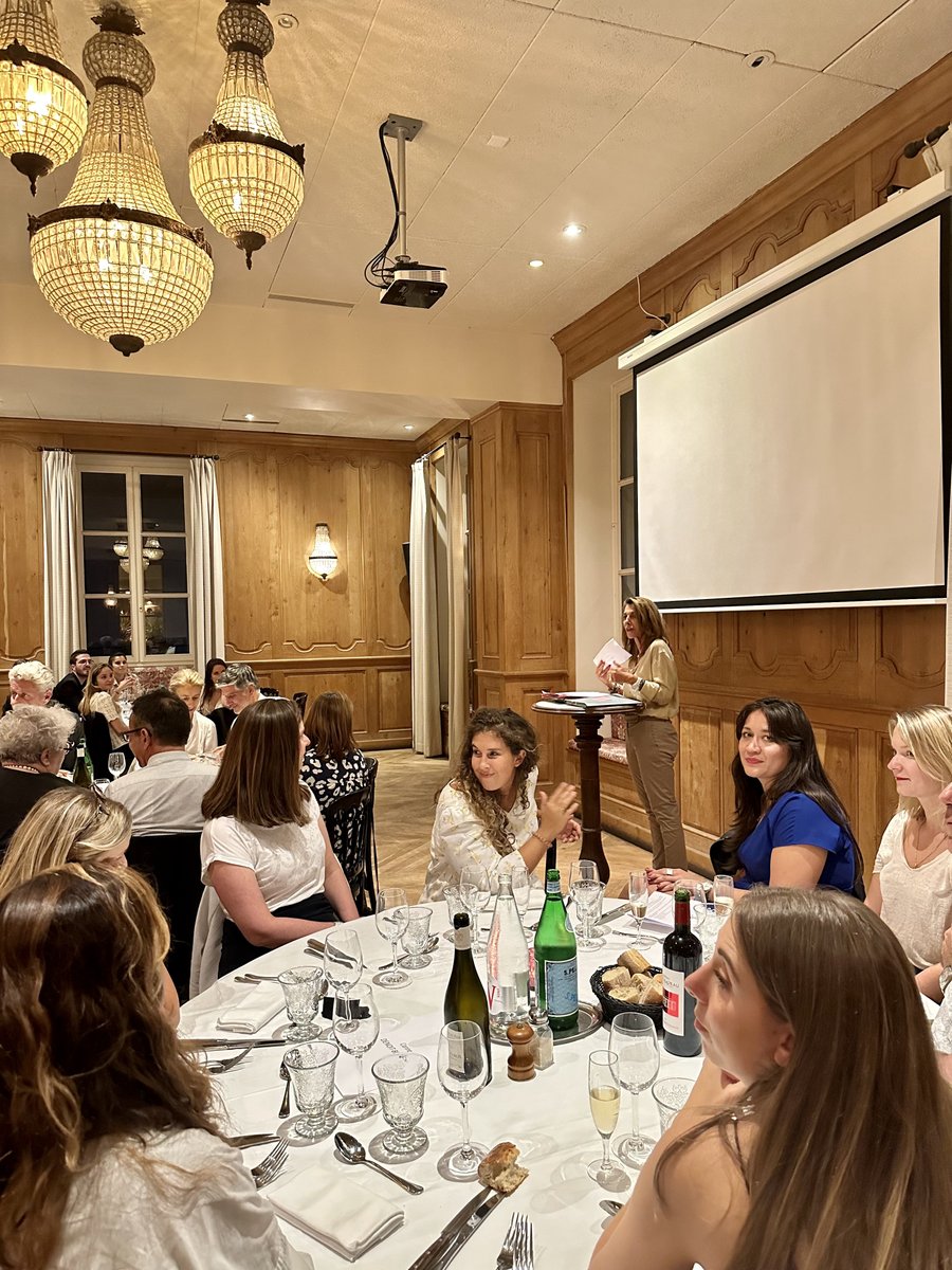 Institut_DFP's tweet photo. L’IDFP a eu l’immense plaisir d’organiser son dîner annuel, qui a fait suite à l’Assemblée Générale, lieu d’échanges conviviaux entre ses membres et les prestigieux invités qui nous ont fait l’honneur de leur présence.

Merci à tous d’être venu si nombreux !

#dînerannuel #idfp https://t.co/ovRTt1dVme