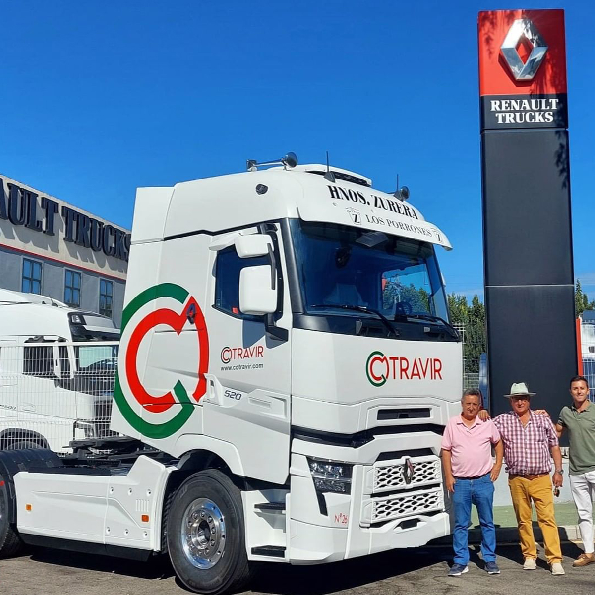 RenaultTrucksEs's tweet photo. ð ¡NUEVA ENTREGA! ð
@veinluc, distribuidor oficial Renault Trucks acaba de entregar a Transportes Zurera Rosa un #RenaultTrucks #T520 #HighCab ðª.
¡Gracias por apostar por la calidad y la rentabilidad en cada kilómetro!Â
#Entrega
#ClientesSatisfechos
#EntregaRenaultTrucks https://t.co/q8g8qkvMNI