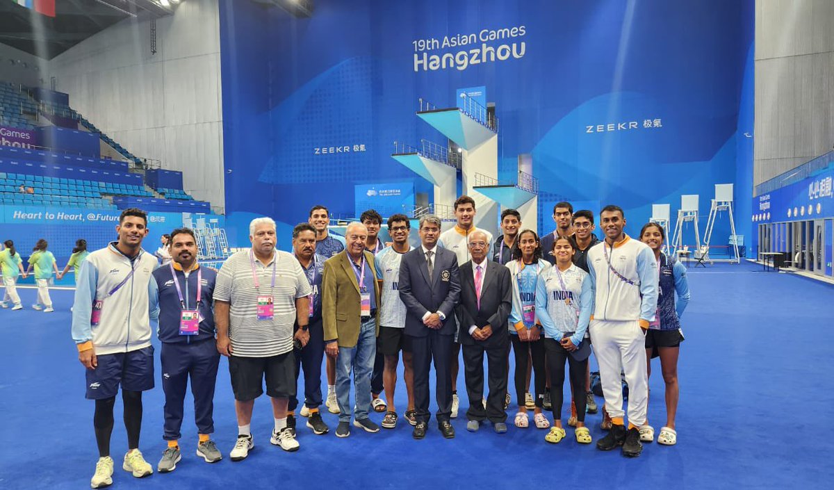 19th Asian Games, Hangzhou 2023 Shri. Kalyan Choubey Jt Secretary Indian Olympic Association & acting CEO greets the Indian Swimming contingent and interacting with the swimmers. @WeAreTeamIndia @Media_SAI