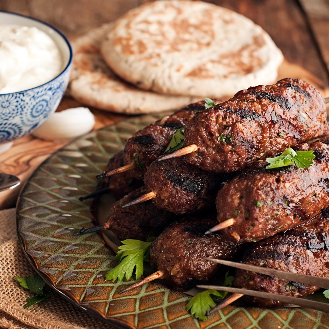 Check out website for this week's recipe - Delicious Beef Koftas with Tzatziki. There's so much more to minced beef than spag bol, and this is a lovely weekday dinner to get everyone around the table. 

Here's the recipe: honestlykitchen.ie/beef-koftas-wi… 

#recipe #beef #organicbeef