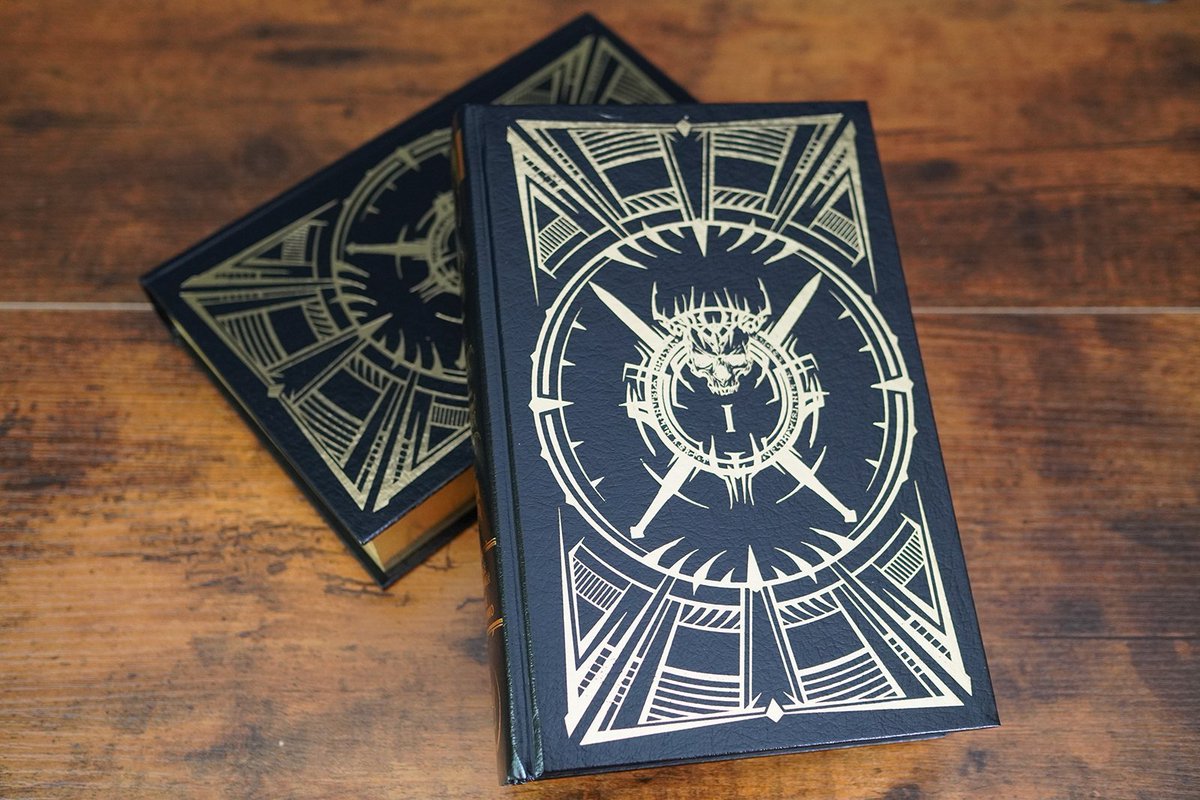 Wraithmarked's tweet image. 🎉📚RARE #BOOKGIVEAWAY REMINDER 📚🎉

DELUXE print of 'A Mark of Kings' by O'Connor and Chmilenko! Color illustrations, maps and more!

Follow for 4 chances, #RT for 2, Like/Comment for 1!

Winner announced Friday! We ship internationally! #amreading #amwriting #book #books #free