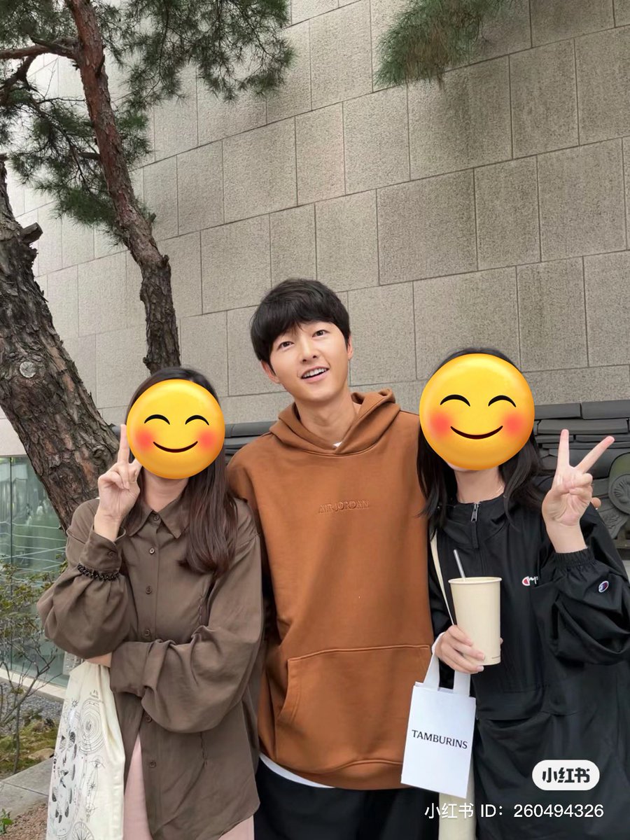 SJKDoingThings's tweet photo. so cutie pootie of him #SongJoongKi https://t.co/TJp2Z9s67F