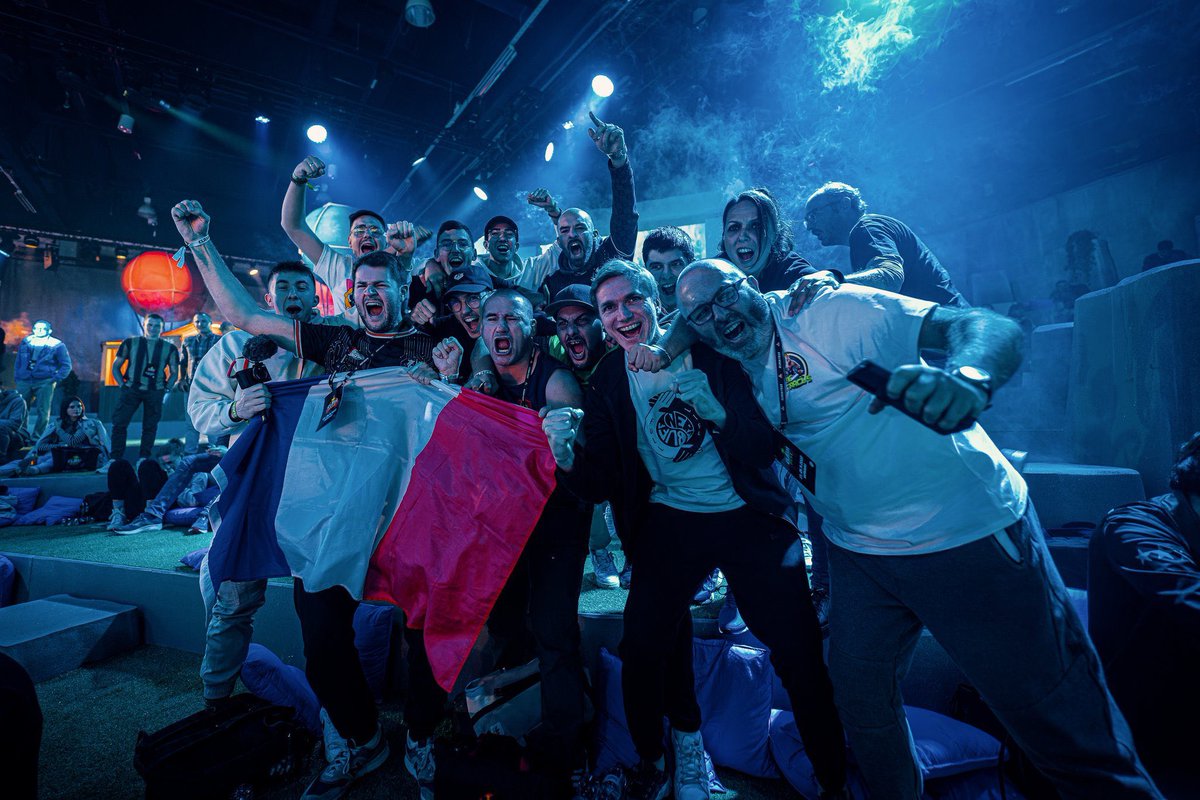 👊🏻AKRO🇫🇷 tweet media