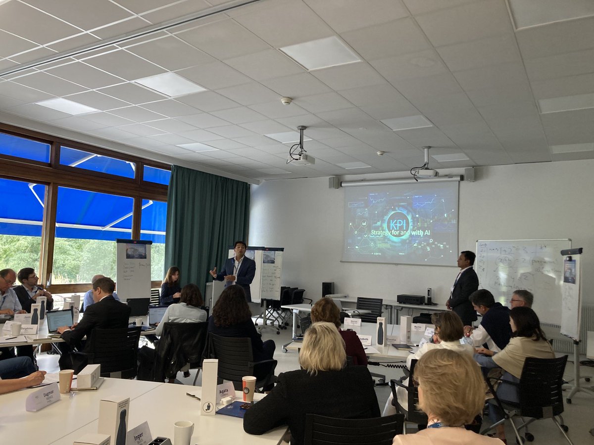 Knowledge@HEC (@hecknowledge) on Twitter photo #HECprofs <a href="/davidamariles/">David Restrepo A</a> & Srivastava on prediction models applied to #HR:
You have an objective (to hire talents) so you look for the data in your organization to identify what makes/predicts your objective. But you need to be careful about the model design/the data you provide! #HECprofs <a href="/davidamariles/">David Restrepo A</a> & Srivastava on prediction models applied to #HR:
You have an objective (to hire talents) so you look for the data in your organization to identify what makes/predicts your objective. But you need to be careful about the model design/the data you provide!