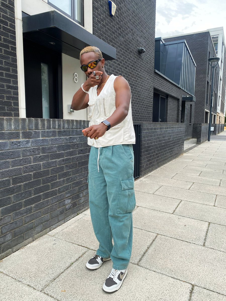 wyclef_kay's tweet photo. Showed up to your door as dessert 🧁 

Full Outfit- @Bershka  @bershka_japan @bershkashowroom 
.
.
.
.
.
.
.
.

#influencerdigital
#londoninfluencer #bershkastyle #bershkacollection #bershkaman #bershka #bershkamen #lfw 
#fitsonpoint https://t.co/0rdAKcFu6p