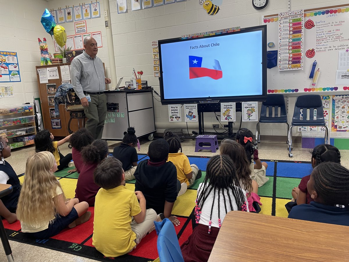 SpeasGlobal's tweet photo. In #SpeasKG, Ms. Gonzalez's #SpeasDLI class, they had a guest speaker last week. They learned about Chile and how people celebrate its independence. #LearningCommunity https://t.co/5mwx0r95fg