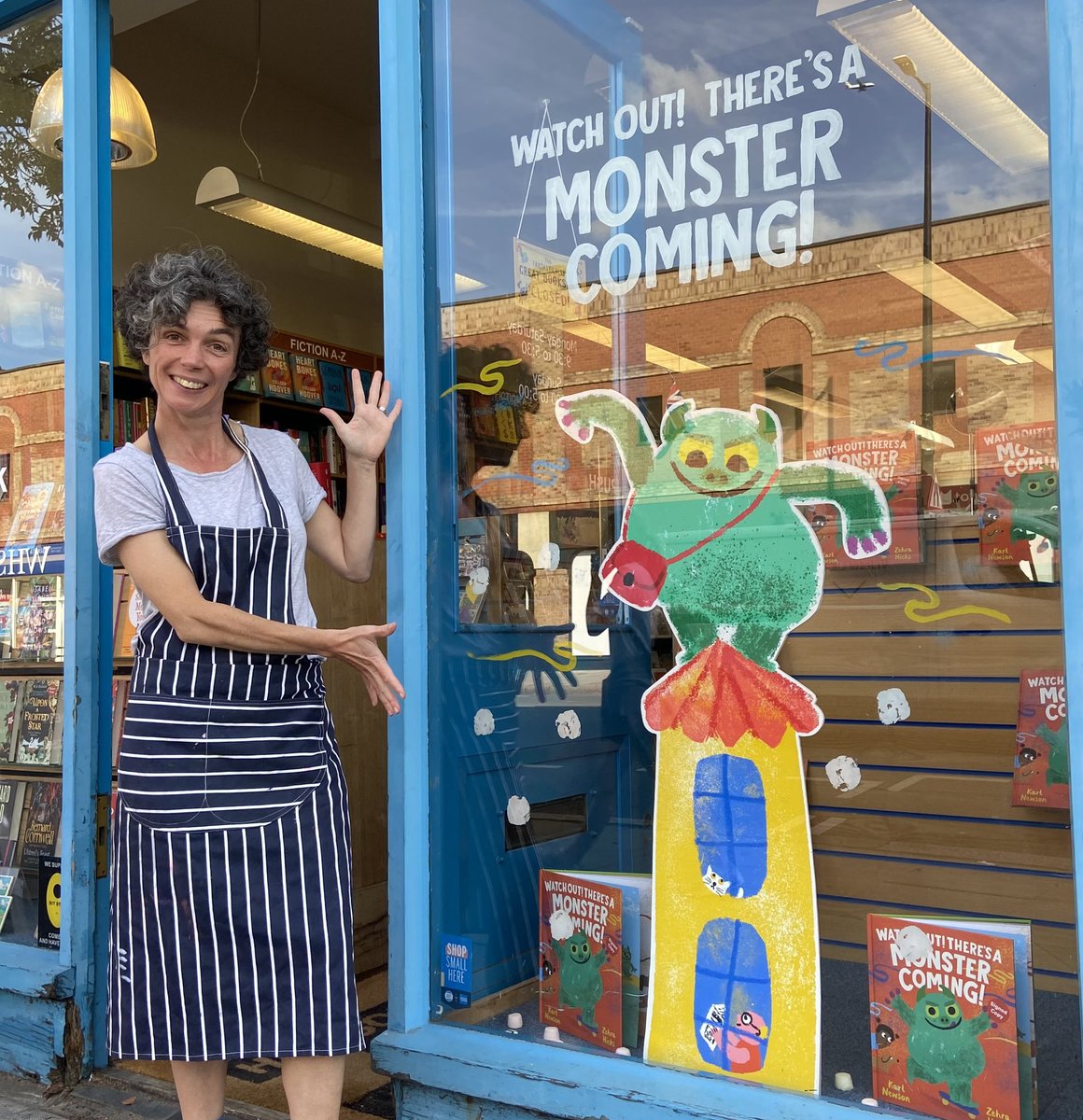 zehrahicks's tweet image. Watch Out! There’s A Monster Coming! returns to a bookshop window in London! Thanks so much for having me this morning @sheenbookshop There are plenty of signed copies to purchase just in time for Halloween month!  😈👺🎃👻💀 @AndersenPress @Karlwheel #signedbooks