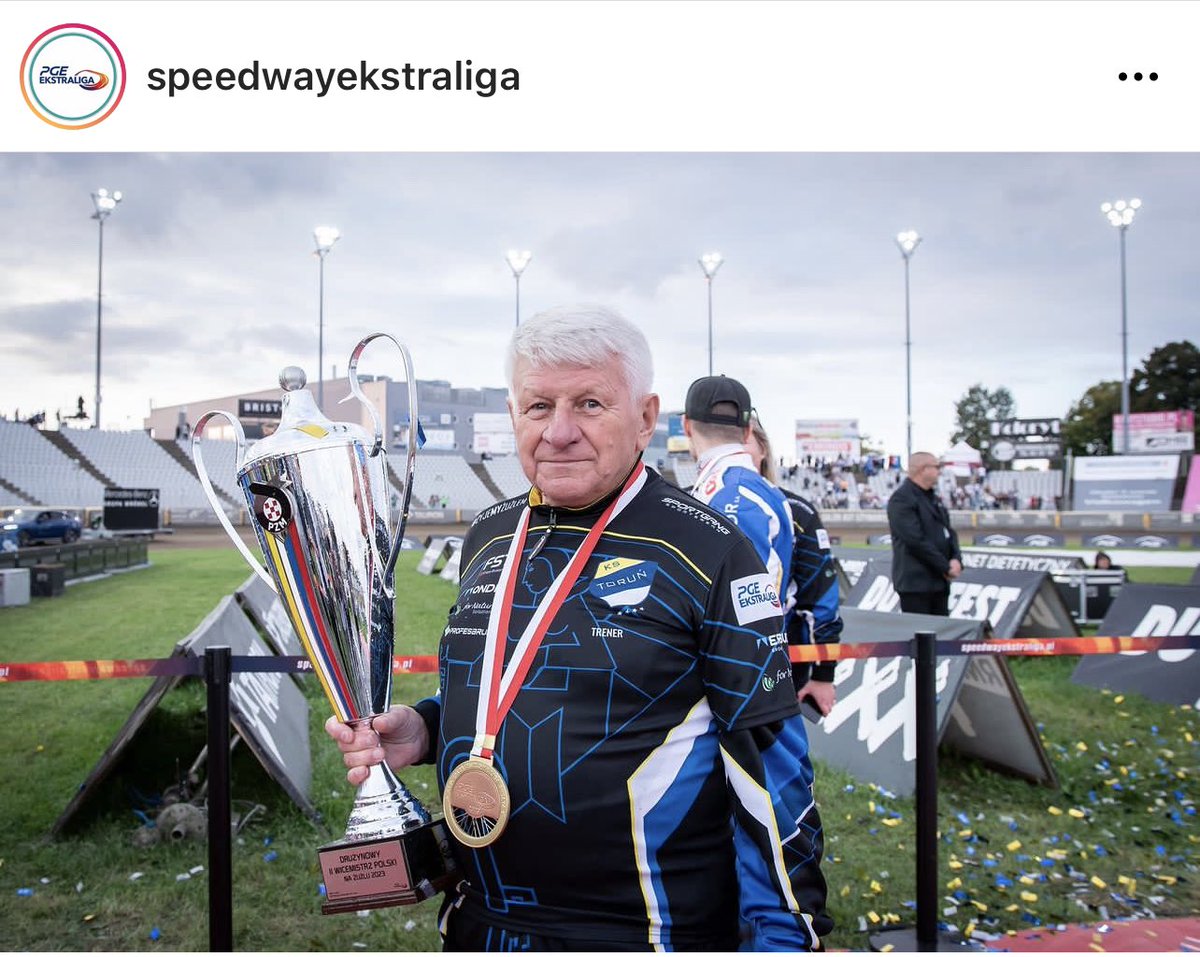 MarcinMusial's tweet photo. Twój dziadek vs 
Dziadek koleżanki Twojej starej: https://t.co/fUrMAPccsv