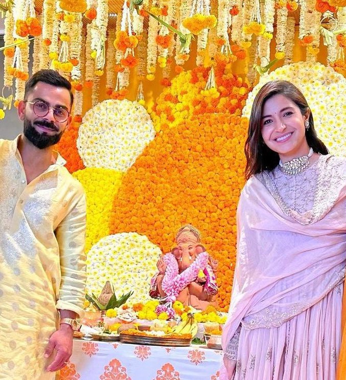 BluntIndianGal's tweet photo. Virat Kohli and Anushka Sharma with Bappa is everything we needed right now. Picture of the day ❤️✨ https://t.co/JLuqn077J1