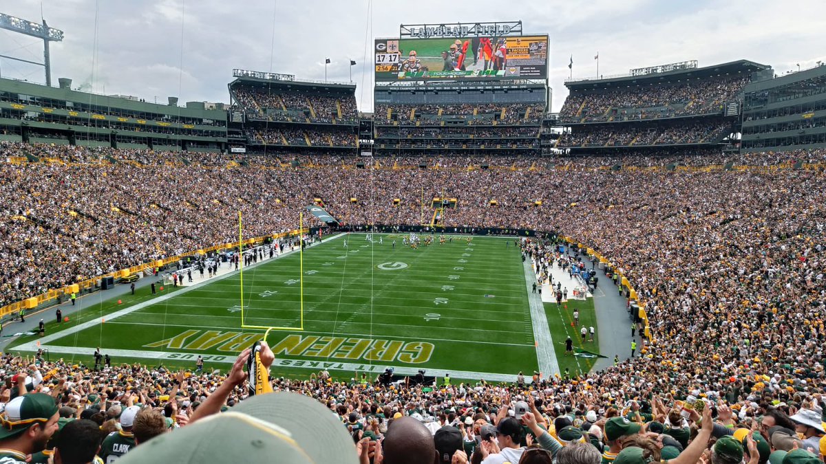 jbo2811's tweet photo. Dieses vierte Quarter im @LambeauField erlebt zu haben werde ich nie vergessen ‼️

Absoluter Wahnsinn 😍😍

#GoPackGo https://t.co/1LyG8vywcw
