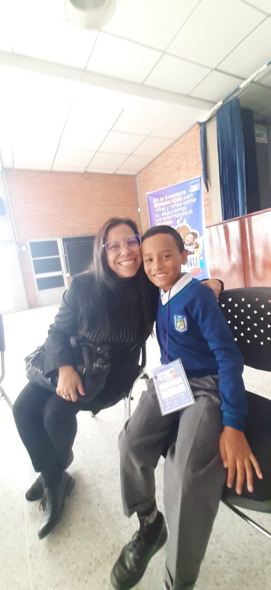 TamaraPaolAH's tweet image. Hoy con la participación, la alegría y las súper ideas de niñas y niños de la localidad de Usme viviremos la primera experiencia de Simonu Kids. Hoy desde la IED Chuniza. Escuela de Liderazgo SIMONU2023 somos #RedesPaz 
@Educacionbogota
@Deidamiapiensa
@EdnaBonillaSeba