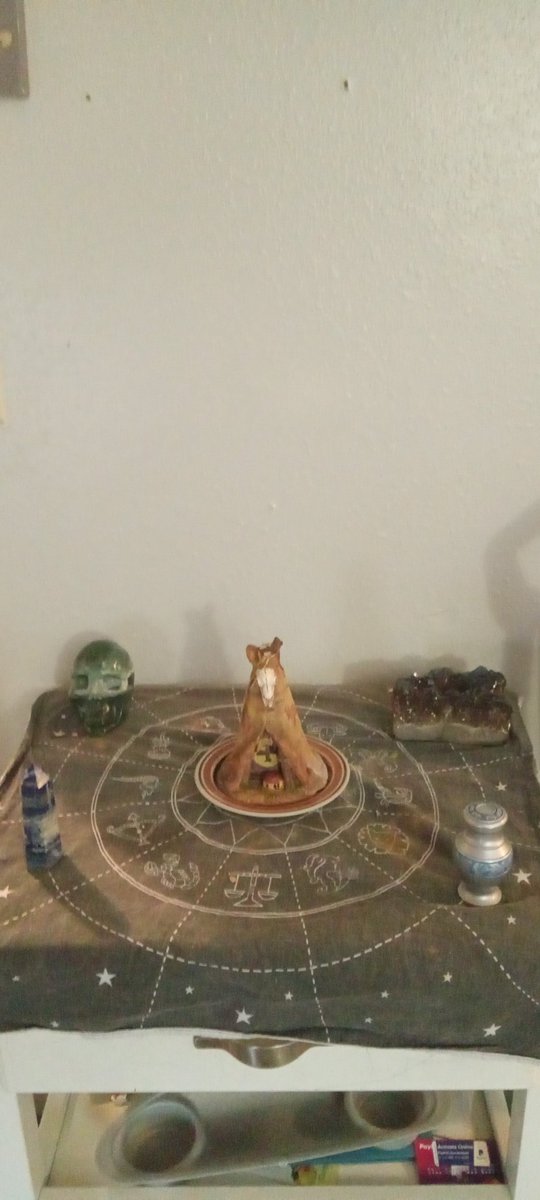 MRenvilleOF1985's tweet photo. My altar for worship. Blessed Be #witchlife #witchcraft https://t.co/eS20x4X8pf