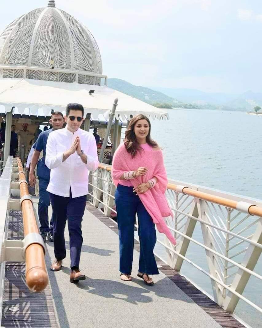 AapKamil's tweet photo. Best wishes from the AAP family to our MP Raghav Chadha &amp; Parineeti Chopra for the new beginnings ❤️

Wishing you both a lifetime of love and happiness. 💑🎉

#RaghavParineetiKiShaadi #RaghavChadha #ParineetiChopra https://t.co/7W73t1MWzW