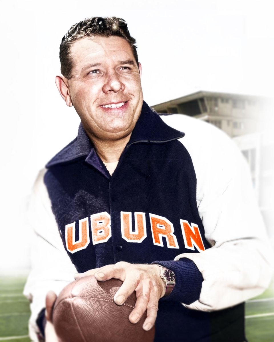 AuburnFootball's tweet photo. A legend. Happy Birthday, Shug 🎉🏆 https://t.co/16BkR4irgX