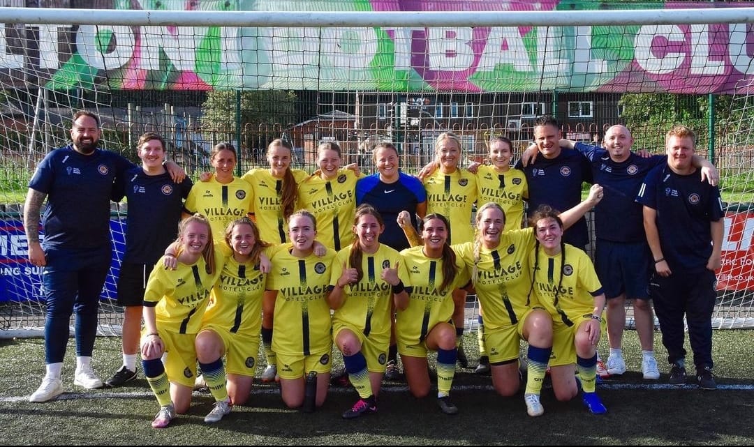 FarnboroughFCW's tweet photo. 🏆 Cup Draw 🏆

The First team host AFC Bedhampton from Div 2 in the next round of the Invitational Cup.  

The B team travel to Gosport Falcons Youth in Round 2 of the Junior Cup. The teams drew 1-1 earlier this season.

Both games take place on October 29th with a 2pm KO. https://t.co/U4Vf4a8DbS