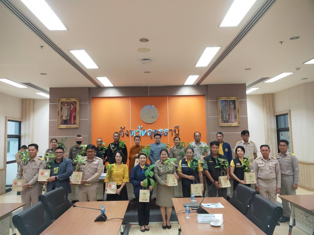 isoc_udon's tweet photo. กอ.รมน.จังหวัด อ.ด.25 ก.ย.66, 1330 ร.ต.อ.หญิงเขมิกา เกลี้ยงไธสง หน.ฝ่ายประสานความมั่นคง เข้าร่วมประชุมคณกรรมการและคณะทำงานขับเคลื่อนโครงการปลูกต้นไม้ 720,000 ต้น เฉลิมพระเกียรติพระบาทสมเด็จพระวชิรเกล้าเจ้าอยู่หัว เนื่องในโอกาสมหามงคลเฉลิมพระชนมพรรษา ครบ 6 รอบ 72 พรรษา https://t.co/WTQ5fxTwQJ