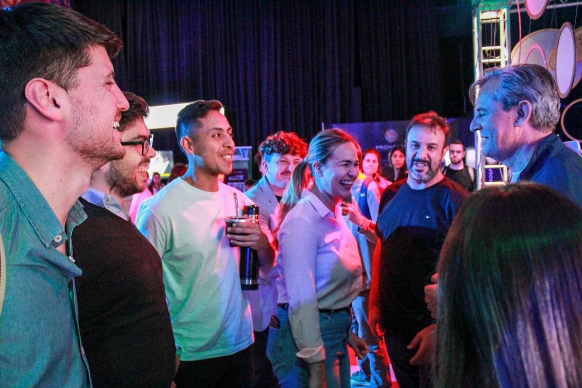 InjuveArg's tweet photo. Hola Entre Ríos! 📍
Estamos en la apertura de #ConERTech un evento que acerca a las juventudes entrerrianas al mundo de la Economía del Conocimiento 💪💬
🤩 ¿Nos vemos ahí? https://t.co/TWhVH1Pt9b