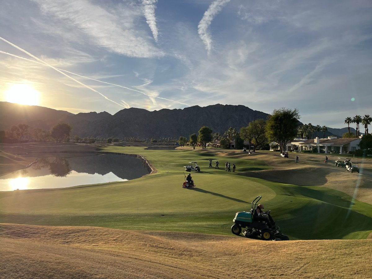 PGA West is seeking talented individuals who are interested in volunteering for the 2024 American Express. Come join us in La Quinta, January 13-21 for a week of fun. Accommodations, gear and meals provided. Submit applications by Oct. 31st. forms.gle/7ynjkAcqCjmo83…