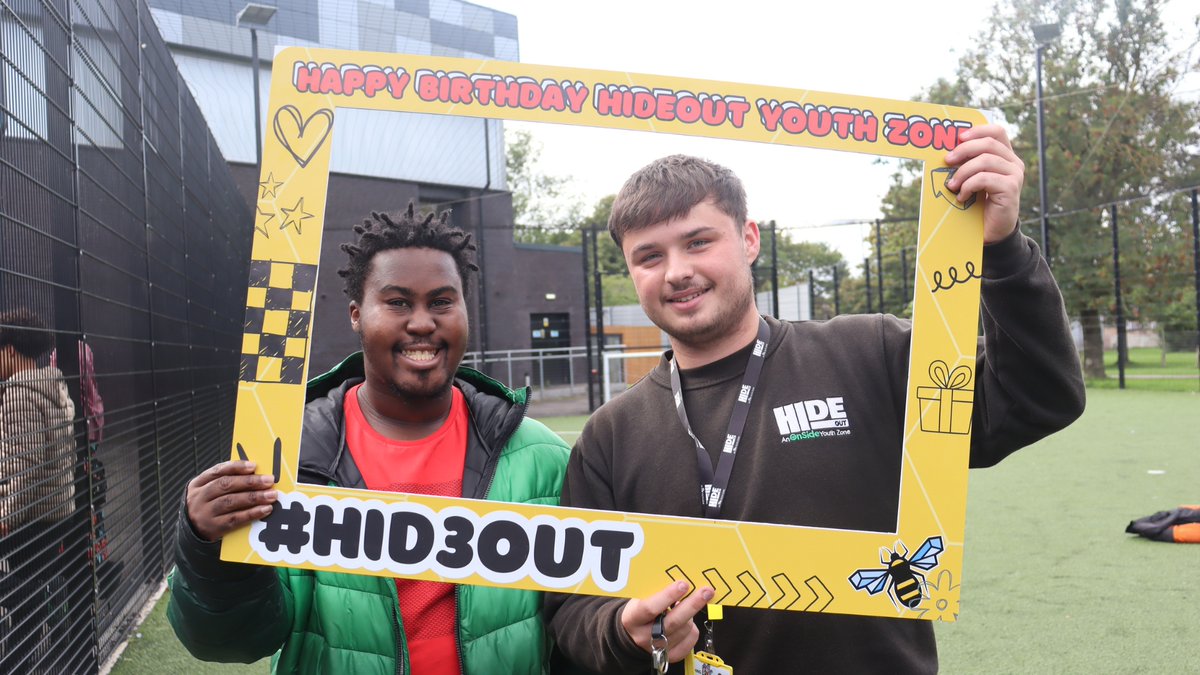 HideOut_YZ's tweet photo. Thank you to HideOut's young people media crew, all of our performers and to #TeamHideOut for all your hard work on the day 💛
We're excited to continue the celebrations this week on session - we officially turn 3 tomorrow (26th September)! 🎉
#HID3OUT https://t.co/KRghYhh1rP