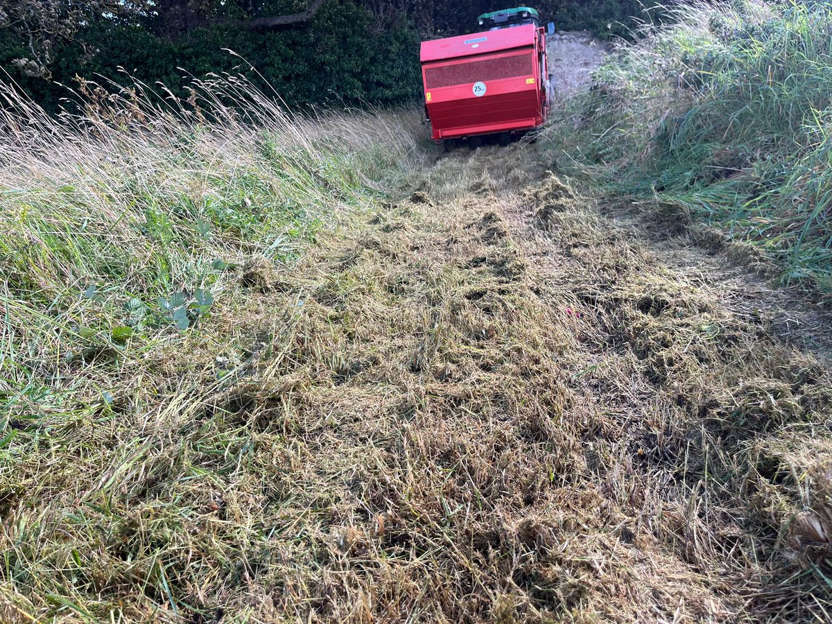 DunbarGreens's tweet photo. Breezy morning @dunbargolfclub letting us get another application of sand onto greens helping smooth surfaces off after last weeks fescue over-seeding work.
Rough management also starting today @WiedenmannUK https://t.co/nPuQVTneIl