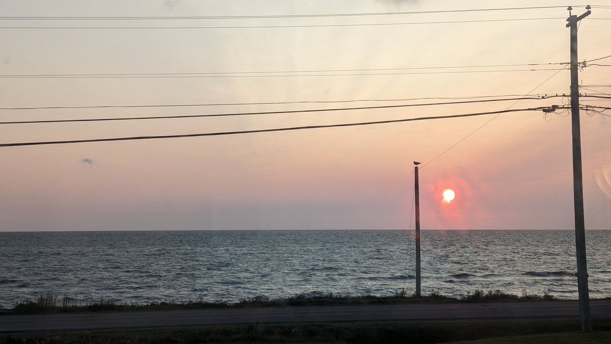 Let the sun rise . 
#everydayisanewday