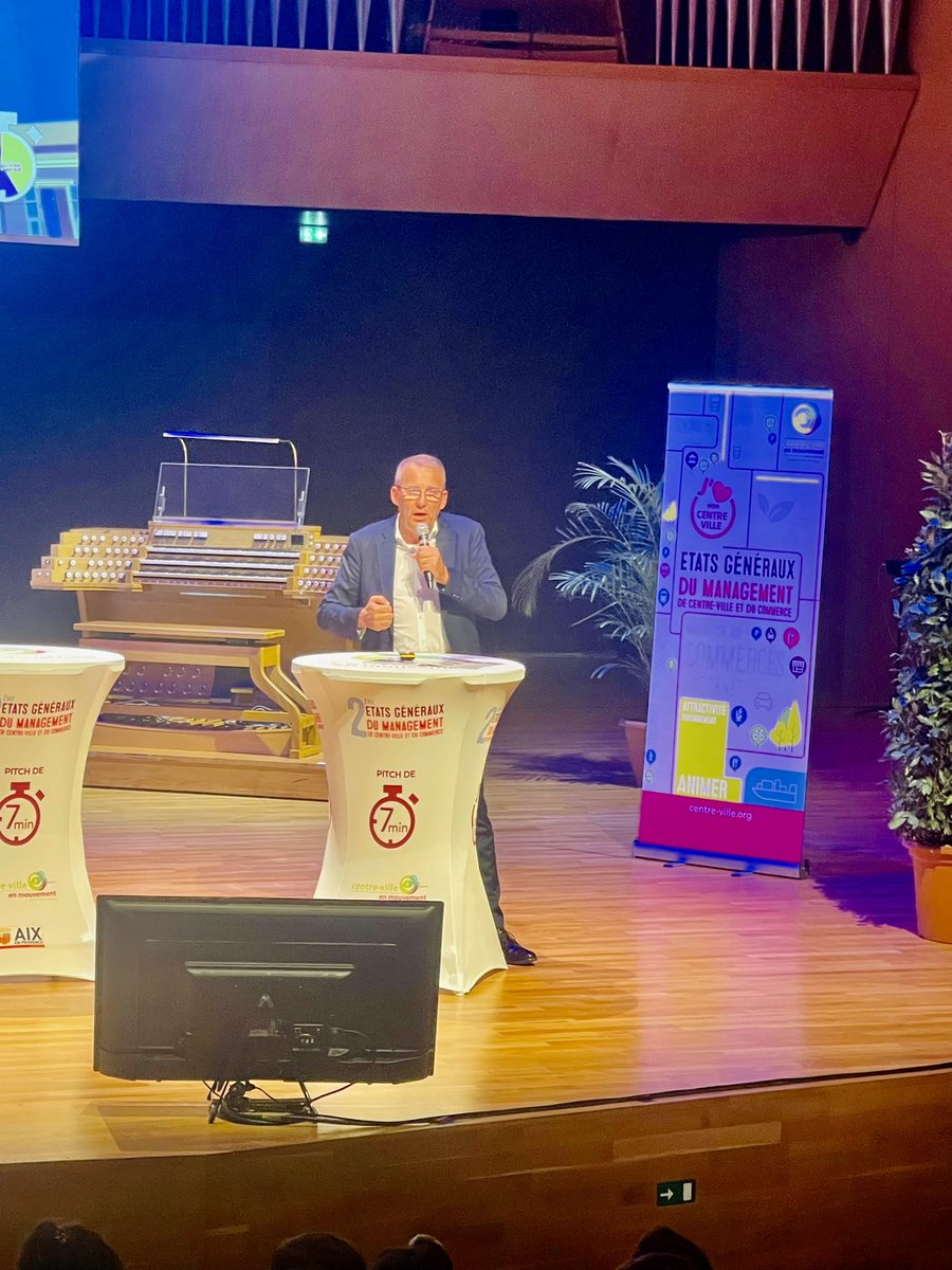 Franck MARTIN (@franckmartin06) on Twitter photo Je représente la <a href="/VilledeNice/">Ville de Nice</a> à Aix en Provence aux États Généraux du Management de Centre-ville et du commerce de l’association <a href="/MonCentreVille/">Centre-Ville en Mouvement</a> . L’occasion de faire la promotion de nos outils de revitalisation et de maintien de l’attractivité du tissu commercial #Niçois . Je représente la <a href="/VilledeNice/">Ville de Nice</a> à Aix en Provence aux États Généraux du Management de Centre-ville et du commerce de l’association <a href="/MonCentreVille/">Centre-Ville en Mouvement</a> . L’occasion de faire la promotion de nos outils de revitalisation et de maintien de l’attractivité du tissu commercial #Niçois .