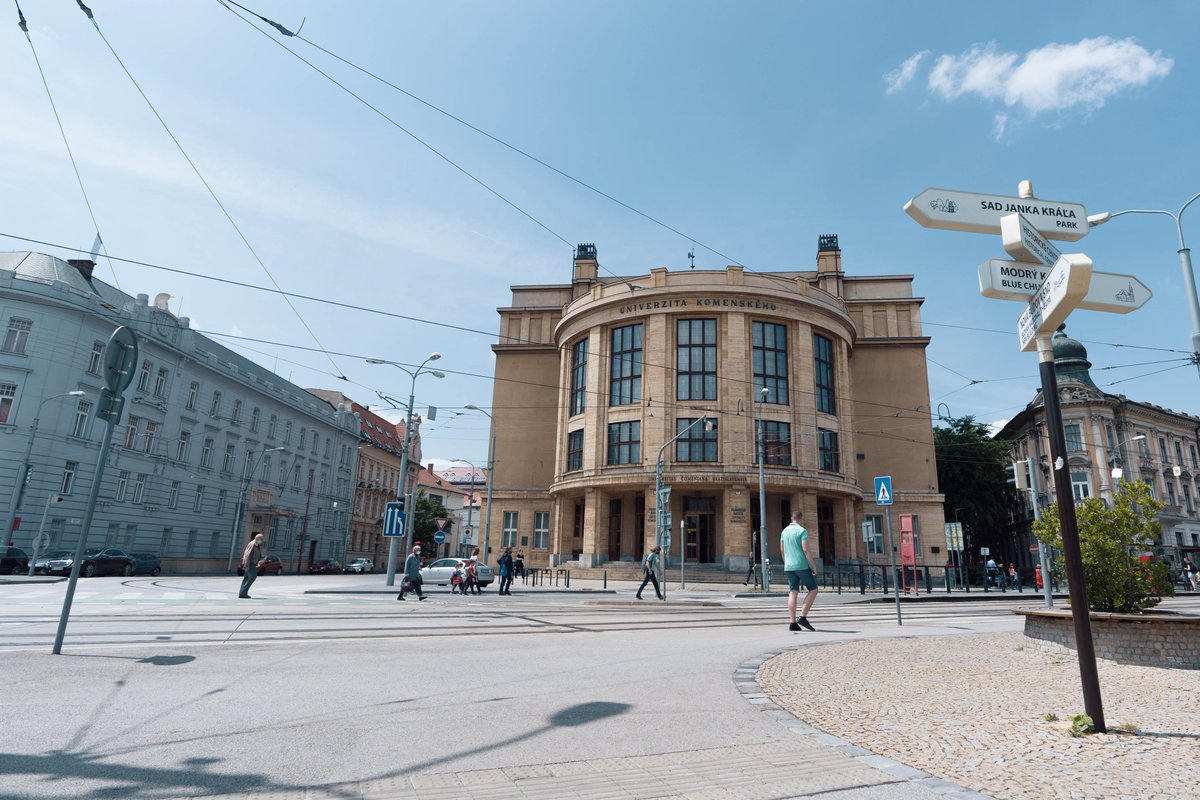 CU appreciates that Slovak Government Office analysts show interest in international rankings of Slovak universities. The ranking of CU is continuously improving 📈 year-on-year once the increasing numbers of evaluated universities are taken into account. uniba.sk/en/comenius-un…