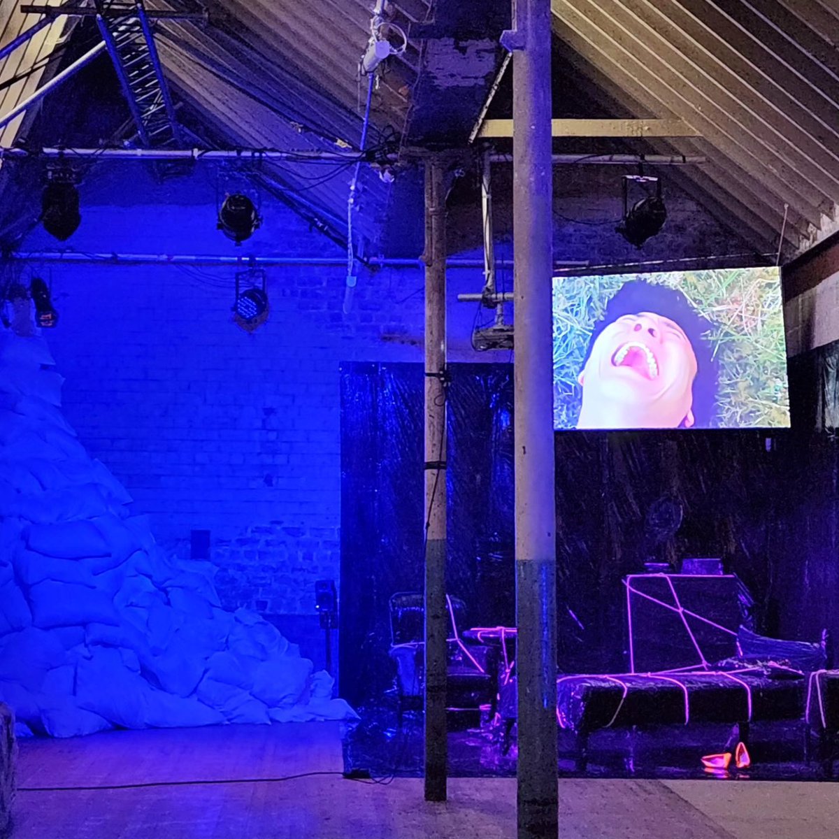 JTTE 2023 FESTIVAL | CLOUD STATES EXHIBITION

Cloud States by Jian Yi  - Visual Exhibition on every day this week 25-29 September - Monday to Friday, open 12 noon to 6pm at 103 French Street.

Also featuring the work of Taiwanese artist River Lin, who performed at JTTE Sunday!