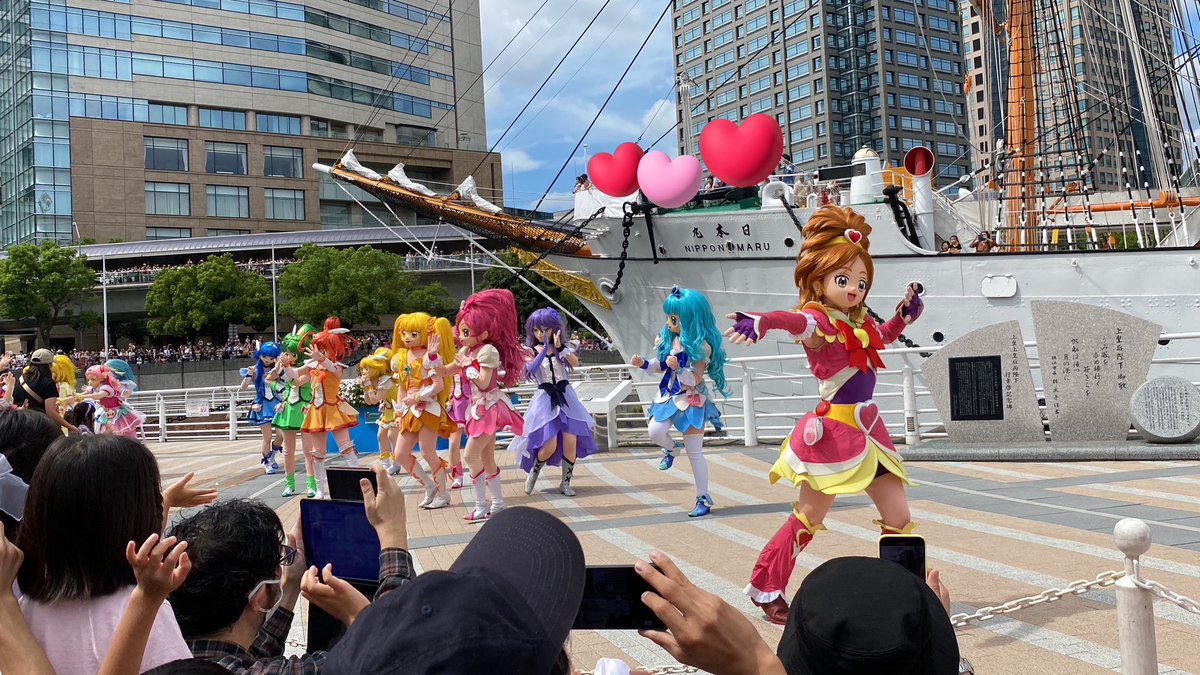 cocoapowder2323's tweet image. 昨日、娘はパパと横浜でプリキュア三昧
!パレードを3箇所で見て、また別の場所でショーを見て、コラボイベント中のランドマークタワーにも行ったみたいですごい😂
私は前々からとってたチケットがあったから、推しのライブに😇ライブ後友達と打ち上げして25時の帰宅。本当楽し過ぎた❤️夫に感謝🙏