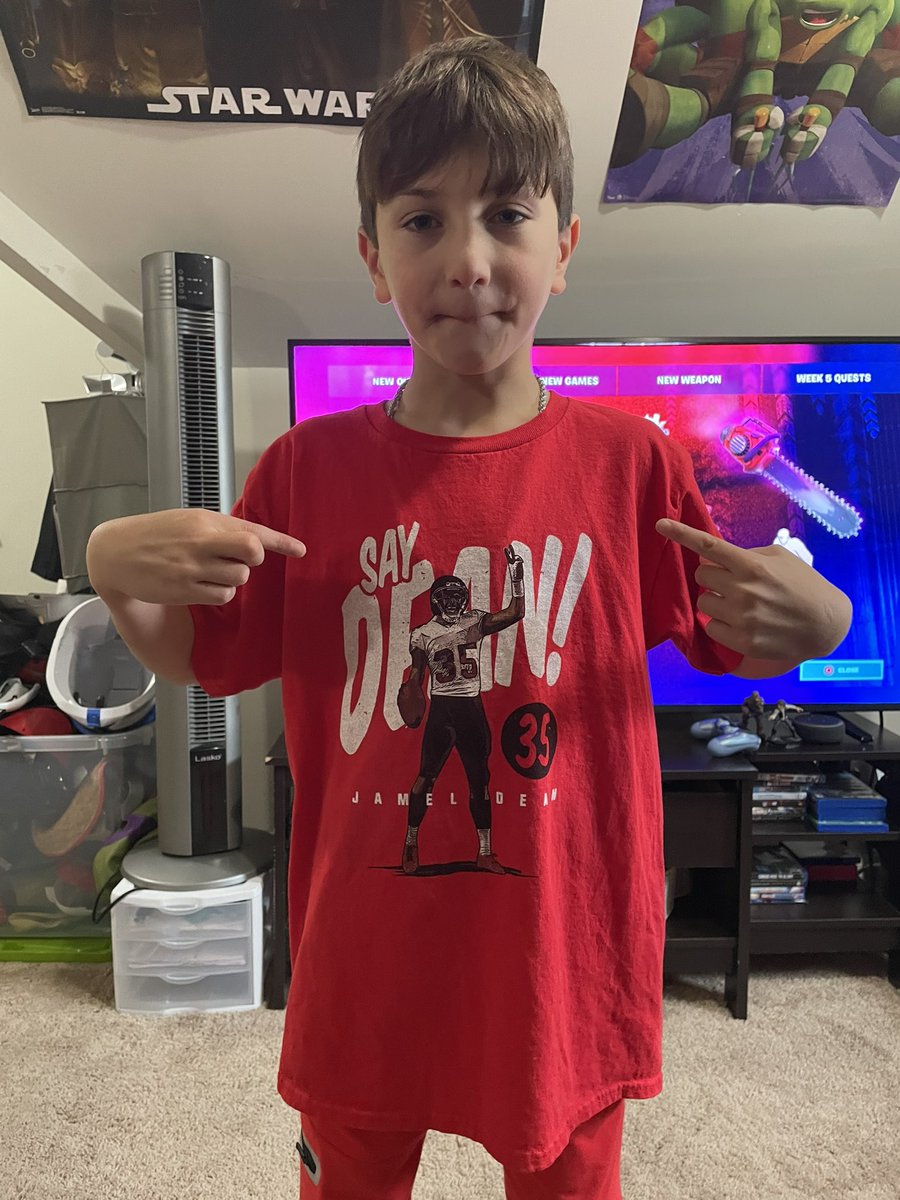 DaShado11's tweet photo. @jameldean  Need a solid my son, Dean, is your biggest fan. His birthday is coming up and Im coming to the game tonight. Can I get you to sign something for him? https://t.co/FSMwVuoimx