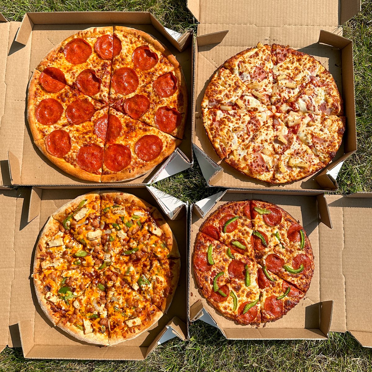 DominosQuebec's tweet photo. 🚨ALERTE DE PROMO🚨
Cette semaine seulement, TOUTES NOS PIZZAS vous sont offertes à 50 %! 🍕 https://t.co/ltDSQsLQp9