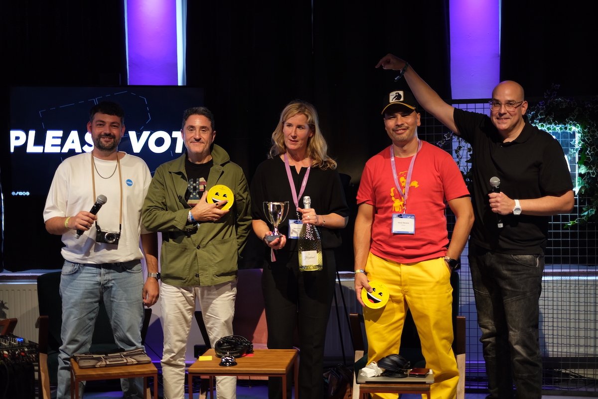 GWAnews's tweet photo. häppy zeichnet Radiomoderatorin und Music Supervisor Milena Fessmann beim Reeperbahn Festival 2023 aus! #LiveBattleSyncChamp #rbf23 #häppy #cinesong @hppy_de @Reeperbahn_Fest https://t.co/tzeBZS8Znb https://t.co/hksPahDmA5
