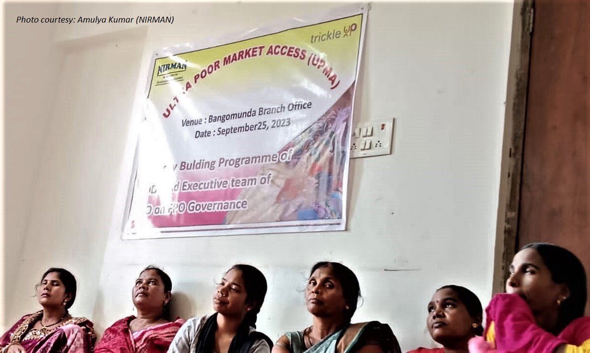 nirmanodisha's tweet photo. Capacity building training of the Board of Directors and the Executive Team of the Farmer Producer Organization(FPO) under the #UMPA project(Balangir dist.). For the local women such kind of orientation is an extraordinary opportunity, thanks to @trickleuporg / @WalmartOrg . https://t.co/uV78sBKRAT