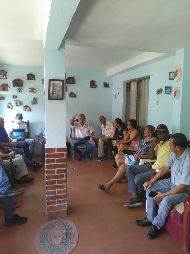 Hoy domingo#24sep. En la Parroquia  Santa Rosa de Carúpano continuamos con el trabajo permanente de cordinación y motivación para garantizar que AD y Carlos Prosperi le devolverá a los venezolanos una mejor Calidad de Vida <a href="/PieroMaroun/">Piero Maroun</a> <a href="/prospericarlos/">Carlos M. Prosperi</a> <a href="/jejumarti/">Jesus J Martínez</a> <a href="/robertalcalasu/">Robert Alcalá</a>