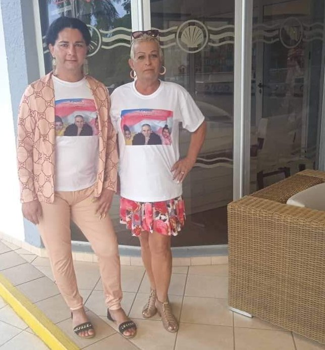 Hoy Cuba festeja el 1er. Aniversario del Sí en el referendo del Código de las Familias. Y no hay mejor imagen para celebrarlo que esta de nuestras dos delegadas del Poder Popular, ambas activistas trans, Rosa Malú, de Placetas, y Adela, de Caibarién #CubaEsAmor  #CódigoSí #LGTBI