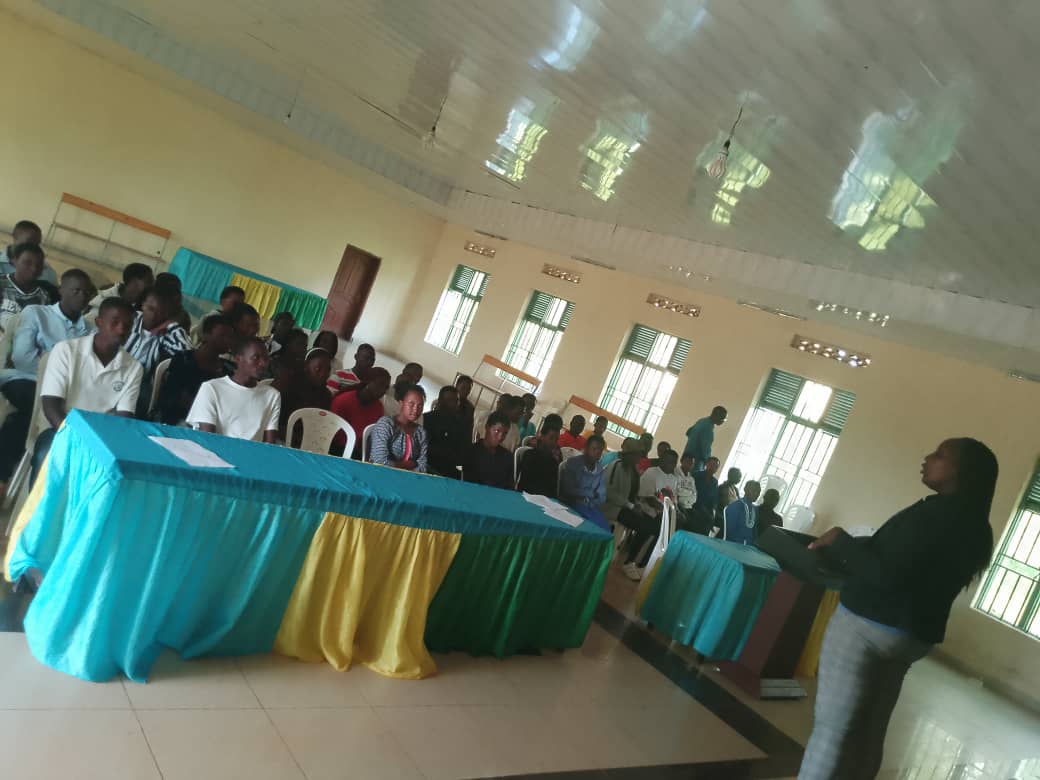 SectorGikomero's tweet photo. Mu Murenge wa Gikomero hatangijwe Urugerero XI. Ni gahunda yatangijwe na #ES/Sector, afatanyije n'Umukozi ushinzwe ibikorwa by'Itorero ku Murenge ndetse n'Indemyamihogo. Ubwitabire bwari bushimishije @Gasabo_District @umwigemepo @CityofKigali  @indemy https://t.co/HPT17gR3fF