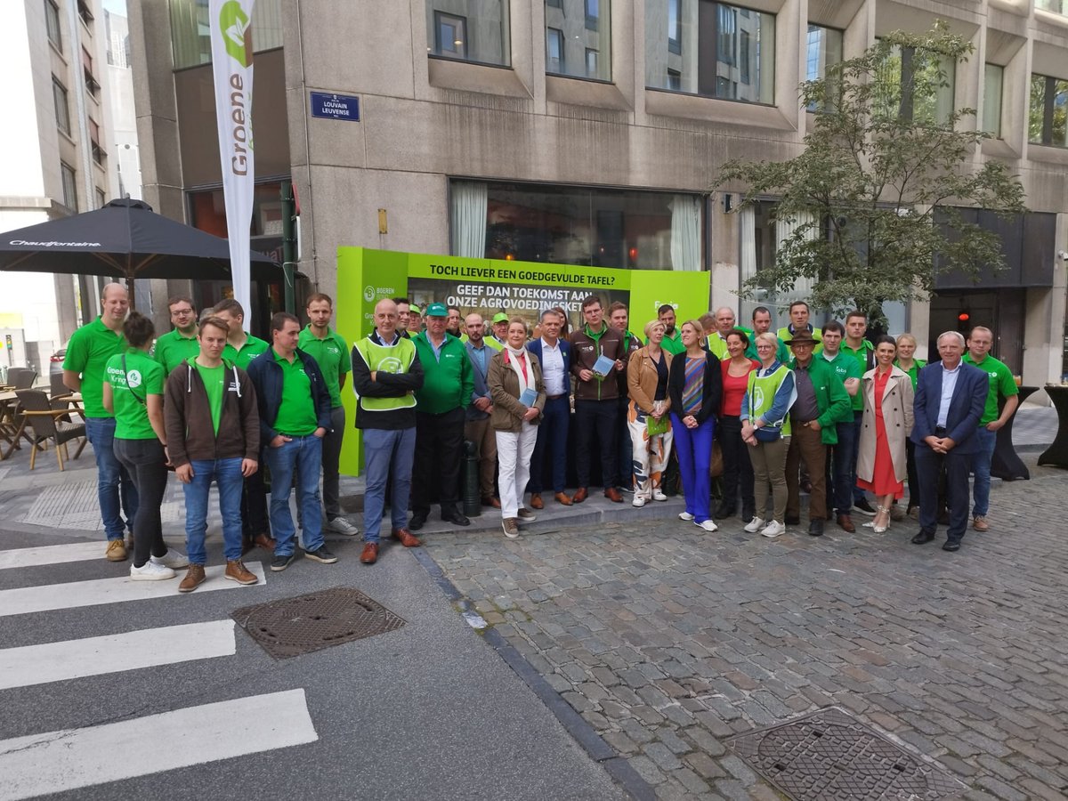 BCZ_CBL_dairy's tweet photo. BCZ roept samen met partners uit agrovoedingsketen op om oplossingsvoorstellen vanuit landbouworganisaties met open geest te bestuderen & te bespreken! Huidig ontwerpdecreet gaat verder dan gemaakte afspraken & heeft zware impact op hele keten, waaronder ook de zuivelindustrie. https://t.co/D80kH07VfD