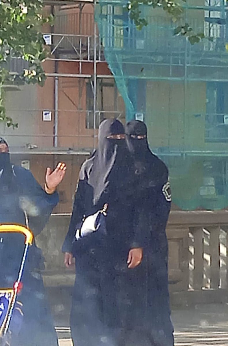 acorey_cat's tweet photo. El burka i el niqab han de ser prohibits a Catalunya. Són un greu atemptat contra la dignitat i la integritat de les dones. https://t.co/ZOlsbeGaJg
